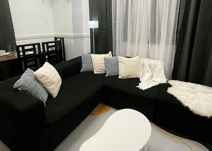 Cozy & Airy Near Venice Mall Free Pool & Gym *